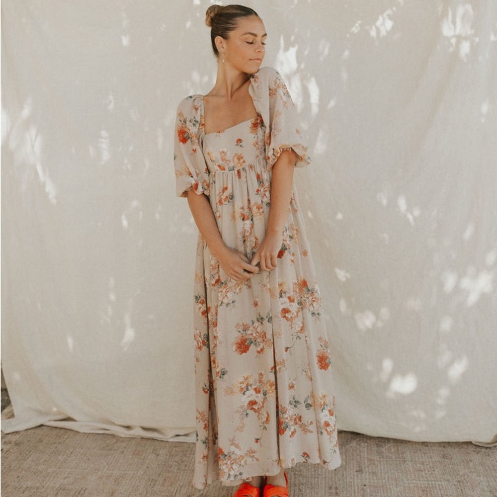 STORIA Dreamy Floral Maxi Dress